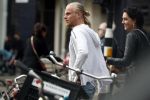 Amsterdam 19 maart 2017 
Koen Verweij met (een) vriendin op straat in Amsterdam zuid.