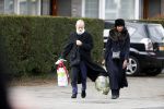 Amsterdam 19 maart 2017
Laetitia Griffith met haar man op straat in Amsterdam zuid.
