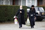 Amsterdam 19 maart 2017
Laetitia Griffith met haar man op straat in Amsterdam zuid.