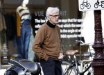 Amsterdam 13 maart 2017  
Manfred de Graaf  op straat in amsterdam zuid