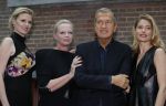 Amsterdam 8 maart 2017
Voque 5 jaar. Op de cover staan Doutzen Kroes en Lara Stone. Mario Testino is de fotograaf . Hoofdredaktrice Karin Swerink is ook aanwezig in het conservatorium hotel.