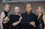 Amsterdam 8 maart 2017
Voque 5 jaar. Op de cover staan Doutzen Kroes en Lara Stone. Mario Testino is de fotograaf . Hoofdredaktrice Karin Swerink is ook aanwezig in het conservatorium hotel.