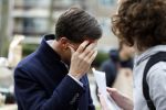 Amsterdam 2 maart 2017
Mark Ruute in gesprek met mensen bij winkelcentrum het gelderlandplein. Er was ook politie aanwezig.