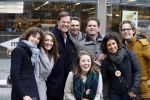 Amsterdam 2 maart 2017
Mark Ruute in gesprek met mensen bij winkelcentrum het gelderlandplein. Er was ook politie aanwezig.