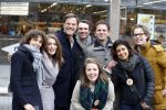 Amsterdam 2 maart 2017
Mark Ruute in gesprek met mensen bij winkelcentrum het gelderlandplein. Er was ook politie aanwezig.