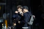 Amsterdam 15 maart 2017  
Mark v d Loo en Pokerspeler Noah Boeken eten ijsje