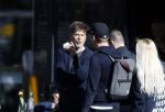 Amsterdam 15 maart 2017  
Mark v d Loo en Pokerspeler Noah Boeken eten ijsje