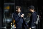 Amsterdam 15 maart 2017  
Mark v d Loo en Pokerspeler Noah Boeken eten ijsje