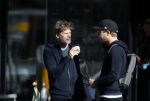 Amsterdam 15 maart 2017  
Mark v d Loo en Pokerspeler Noah Boeken eten ijsje