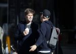 Amsterdam 15 maart 2017  
Mark v d Loo en Pokerspeler Noah Boeken eten ijsje