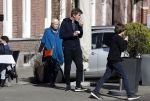 Amsterdam 15 maart 2017  
Mark v d Loo en zijn moeder en zoon eten ijsje.