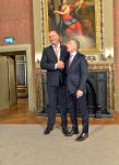 Den Haag Amsterdam 27- 30 maart 2017
Koning Willem Alexander en Koningin Maxima ontvangen de president van Argentinie Mauricio Macri en zijn vrouw Juliana Awada. Mauricio Macri met nederlandse beveiligingsman