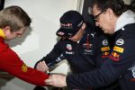 Amsterdam  18 maart 2017
Max Verstappen fans trotseren de regen en komen naar een fandag bij Hornbach