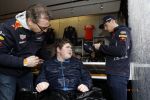 Amsterdam  18 maart 2017
Max Verstappen fans trotseren de regen en komen naar een fandag bij Hornbach