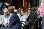 Amsterdam 23 maart 2017 
Nada v Nie met dochter op terras.