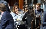 Amsterdam 23 maart 2017 
Nada v Nie met dochter op terras.