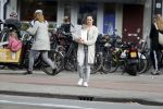 Amsterdam 26 maart 2017 
Martijn Krabbe en zij vriendin Noi Pakon doen boodschappen op de verjaardag van Martijn.