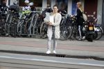 Amsterdam 26 maart 2017 
Martijn Krabbe en zij vriendin Noi Pakon doen boodschappen op de verjaardag van Martijn.