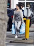 Amsterdam 26 maart 2017 
Martijn Krabbe en zij vriendin Noi Pakon doen boodschappen op de verjaardag van Martijn.