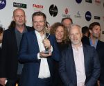 Amsterdam, 28 Maart 2017
Uitreiking TV-beelden 2017
De winnaar beste regie voor een dramaserie Norbert ter Hall, Aâ€™dam â€“ E.V.A.
