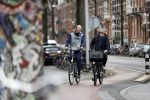 Amsterdam 4 maart 2017 
Oud bokskampioen Pedro v raamsdonk met een kennis
