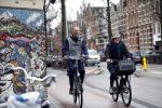Amsterdam 4 maart 2017 
Oud bokskampioen Pedro v raamsdonk met een kennis