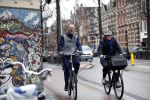 Amsterdam 4 maart 2017 
Oud bokskampioen Pedro v raamsdonk met een kennis