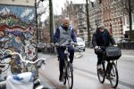 Amsterdam 4 maart 2017 
Oud bokskampioen Pedro v raamsdonk met een kennis