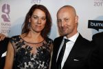 Hilversum 6 maart 2017
Uitreiking Buma awards in studio 21. Blof met hun dames. Paskal jacobsen Norman Bonink Peter Slager en Bas Kennis met hun vrouwen