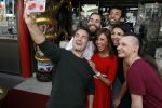 Amsterdam 30 maart 2017
Presentatie Peking express in drijvend chinees restaurant met Rik v d Westelaken als presentator.
 (VLNR) August, Awatef, Rik van de Westelaken, Hicham, Siham en Frank