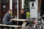 Amsterdam 23 maart 2017 
Nada v Nie met dochter op terras.Robert Jensen met een vriend op terras