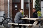 Amsterdam 23 maart 2017 
Nada v Nie met dochter op terras.Robert Jensen met een vriend op terras