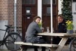 Amsterdam 23 maart 2017 
Nada v Nie met dochter op terras.Robert Jensen met een vriend op terras