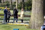 Lisse Keukenhof 28 maart 2017
Wendy v Dijk doopt haar tulp. Dochter Lizzy Broer Mike en haar moeder zijn erbij.