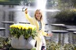 Lisse Keukenhof 28 maart 2017
Wendy v Dijk doopt haar tulp. Dochter Lizzy Broer Mike en haar moeder zijn erbij.