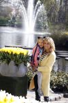 Lisse Keukenhof 28 maart 2017
Wendy v Dijk doopt haar tulp. Dochter Lizzy Broer Mike en haar moeder zijn erbij.