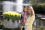 Lisse Keukenhof 28 maart 2017
Wendy v Dijk doopt haar tulp. Dochter Lizzy Broer Mike en haar moeder zijn erbij.