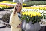 Lisse Keukenhof 28 maart 2017
Wendy v Dijk doopt haar tulp. Dochter Lizzy Broer Mike en haar moeder zijn erbij.