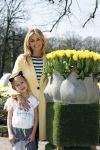 Lisse Keukenhof 28 maart 2017
Wendy v Dijk doopt haar tulp. Dochter Lizzy Broer Mike en haar moeder zijn erbij.