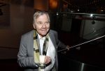 Amsterdam 18 maart 2017 
Premiere Gare de Lyon in het nieuwe de la mar theater. Willem Nijholt met arm in het gips