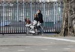 Amsterdam 7 april 2018
Anna Sophie v Zweden met partner achter de kinderwagen