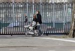 Amsterdam 7 april 2018
Anna Sophie v Zweden met partner achter de kinderwagen