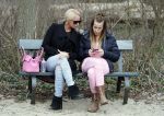 Den Haag 24 maart 2018
Barbie (Samantha de Jong) met haar kinderen Angelina en Milano en twee vriendinnen in een speeltuin.