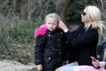 Den Haag 24 maart 2018
Barbie (Samantha de Jong) met haar kinderen Angelina en Milano en twee vriendinnen in een speeltuin.