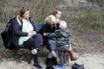 Den Haag 24 maart 2018
Barbie (Samantha de Jong) met haar kinderen Angelina en Milano en twee vriendinnen in een speeltuin.