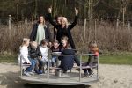 Den Haag 24 maart 2018
Barbie (Samantha de Jong) met haar kinderen Angelina en Milano en twee vriendinnen in een speeltuin.