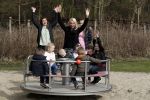 Den Haag 24 maart 2018
Barbie (Samantha de Jong) met haar kinderen Angelina en Milano en twee vriendinnen in een speeltuin.