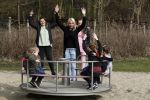 Den Haag 24 maart 2018
Barbie (Samantha de Jong) met haar kinderen Angelina en Milano en twee vriendinnen in een speeltuin.