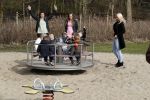 Den Haag 24 maart 2018
Barbie (Samantha de Jong) met haar kinderen Angelina en Milano en twee vriendinnen in een speeltuin.