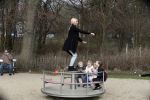 Den Haag 24 maart 2018
Barbie (Samantha de Jong) met haar kinderen Angelina en Milano en twee vriendinnen in een speeltuin.
